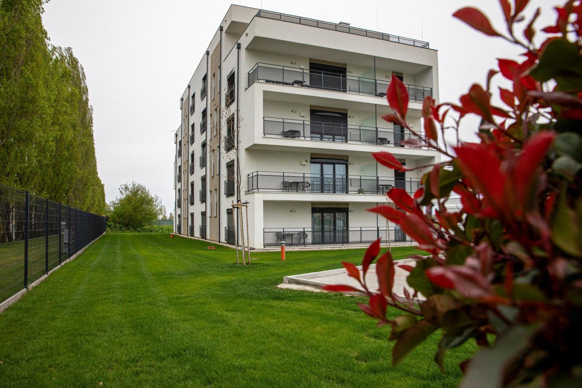 Kinga Apartman Dunajská Streda Exterior photo